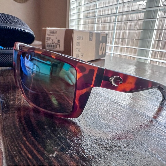 Costa Del Mar Reefton 580G tortoise with green mirror glass lenses